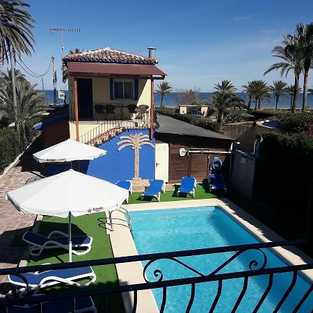 دينايا Hostal Oasis المظهر الخارجي الصورة