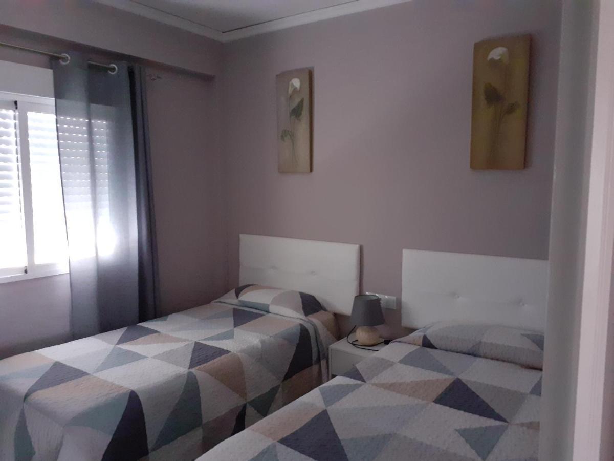 دينايا Hostal Oasis المظهر الخارجي الصورة