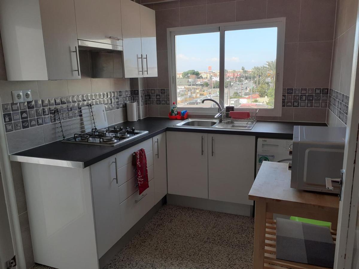 دينايا Hostal Oasis المظهر الخارجي الصورة