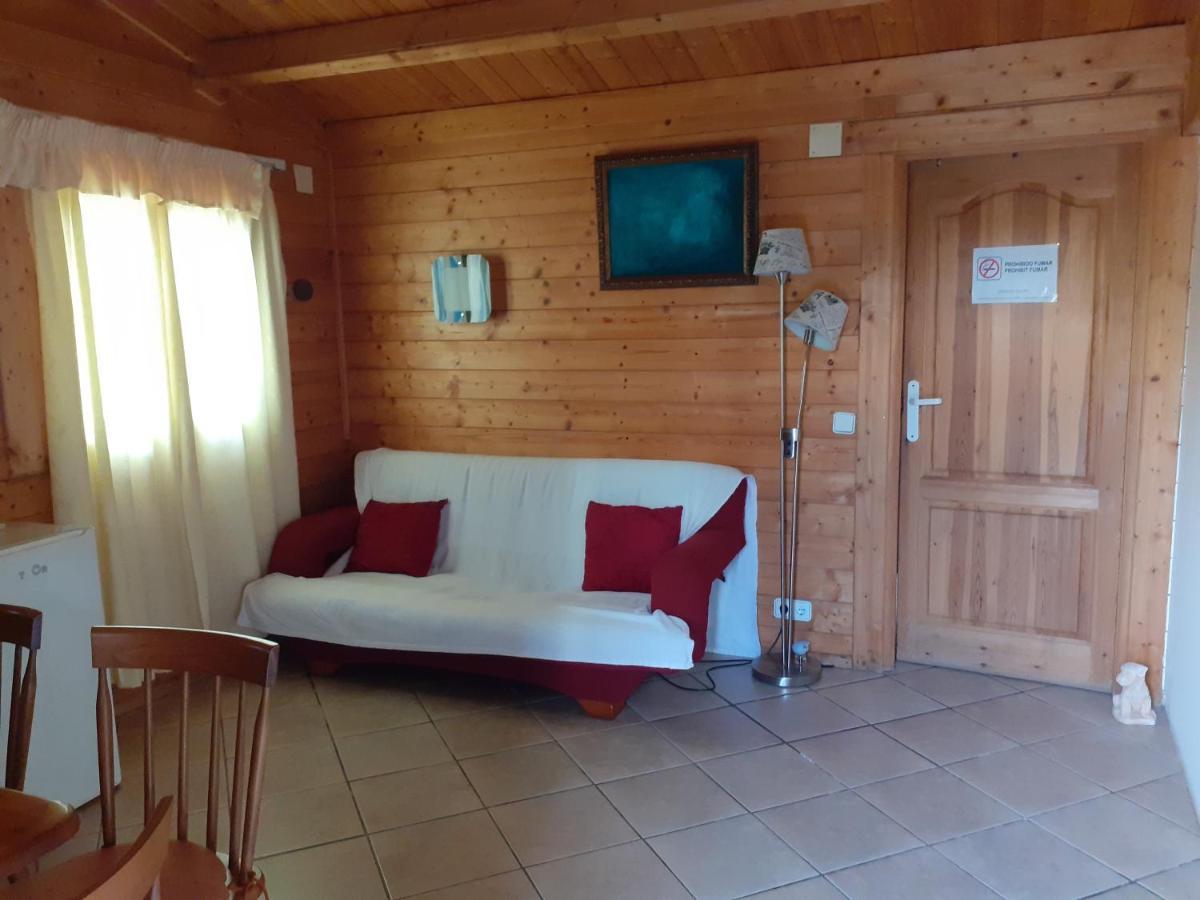 دينايا Hostal Oasis المظهر الخارجي الصورة