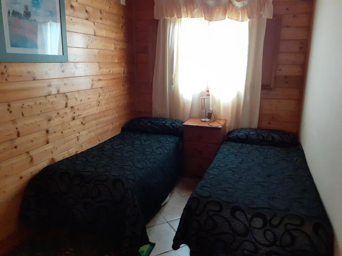 دينايا Hostal Oasis المظهر الخارجي الصورة