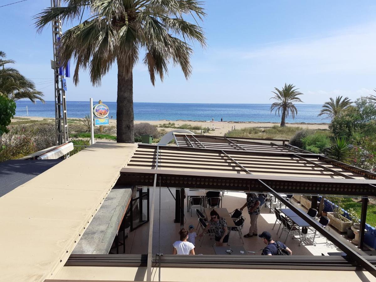 دينايا Hostal Oasis المظهر الخارجي الصورة
