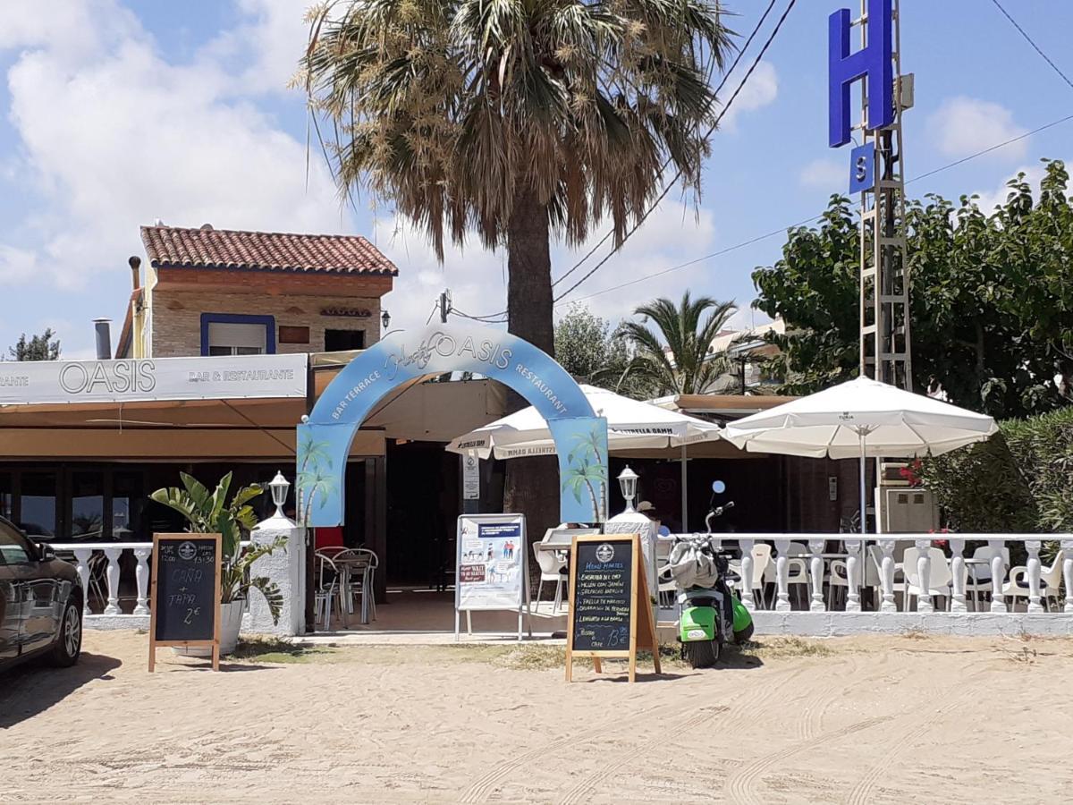 دينايا Hostal Oasis المظهر الخارجي الصورة