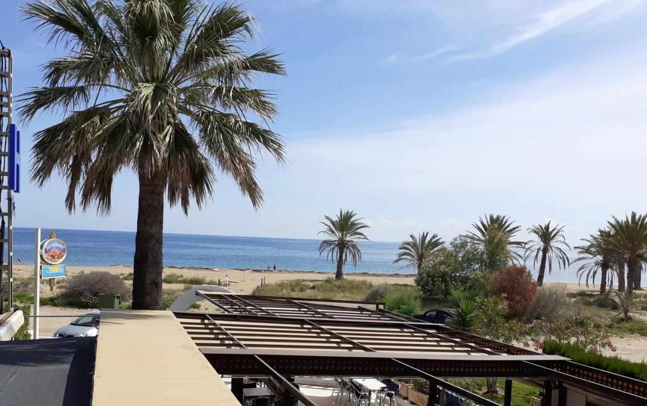 دينايا Hostal Oasis المظهر الخارجي الصورة