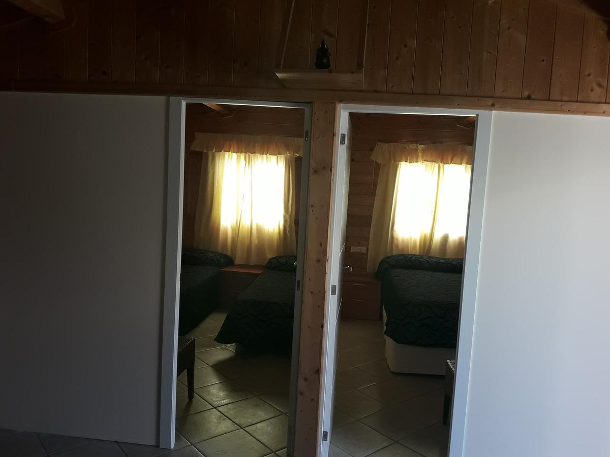 دينايا Hostal Oasis المظهر الخارجي الصورة