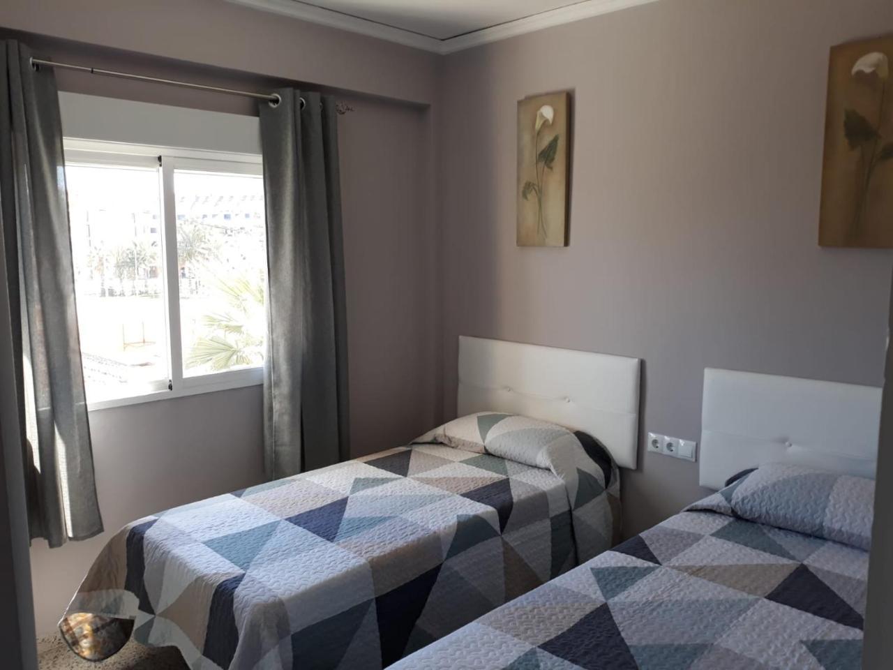 دينايا Hostal Oasis المظهر الخارجي الصورة