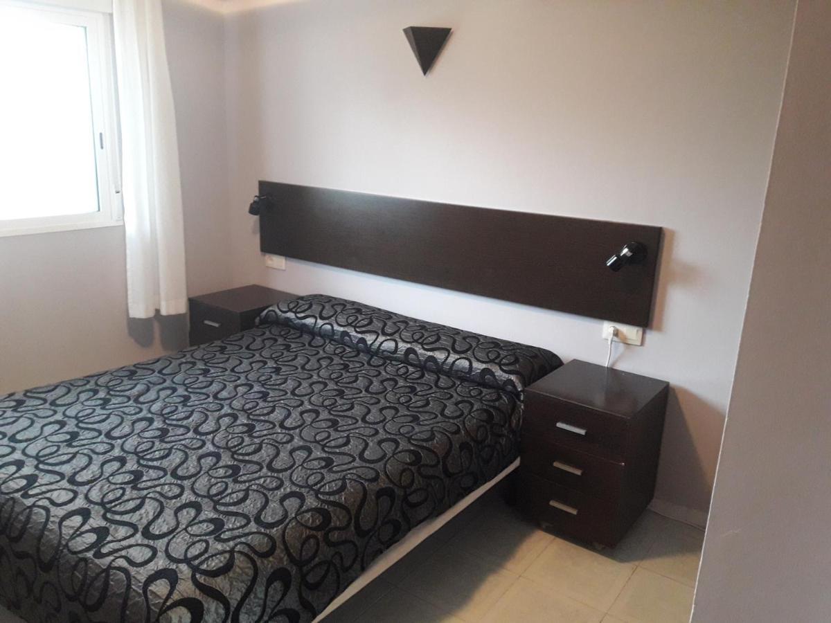 دينايا Hostal Oasis المظهر الخارجي الصورة