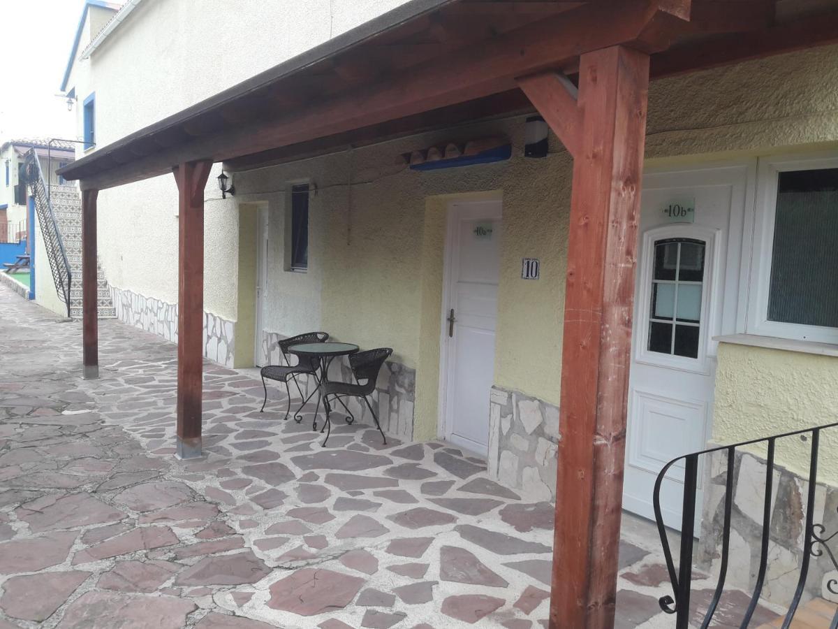 دينايا Hostal Oasis المظهر الخارجي الصورة