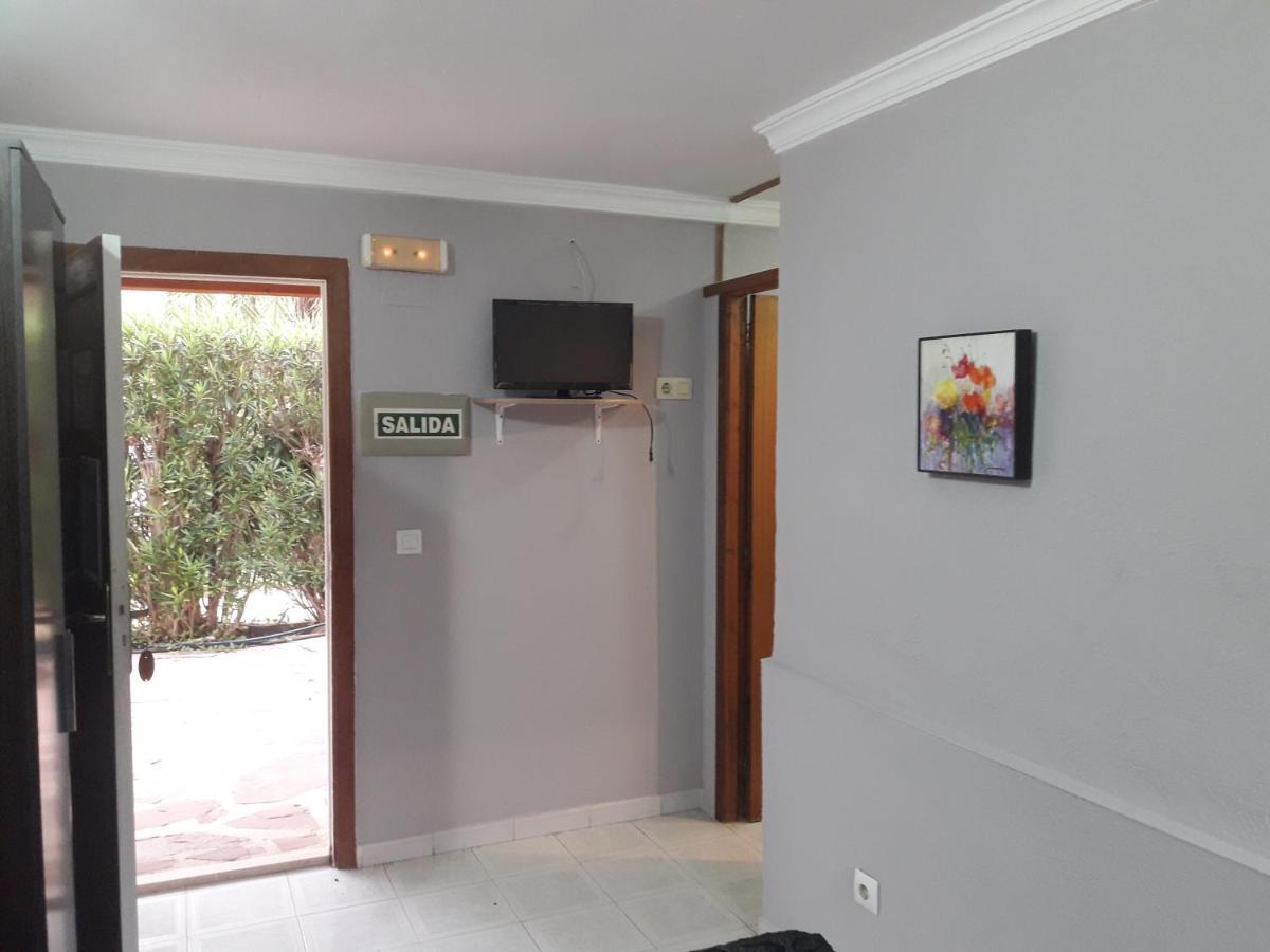 دينايا Hostal Oasis المظهر الخارجي الصورة