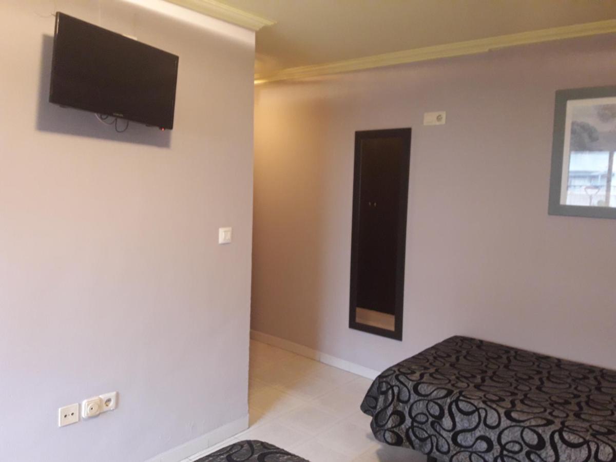 دينايا Hostal Oasis المظهر الخارجي الصورة