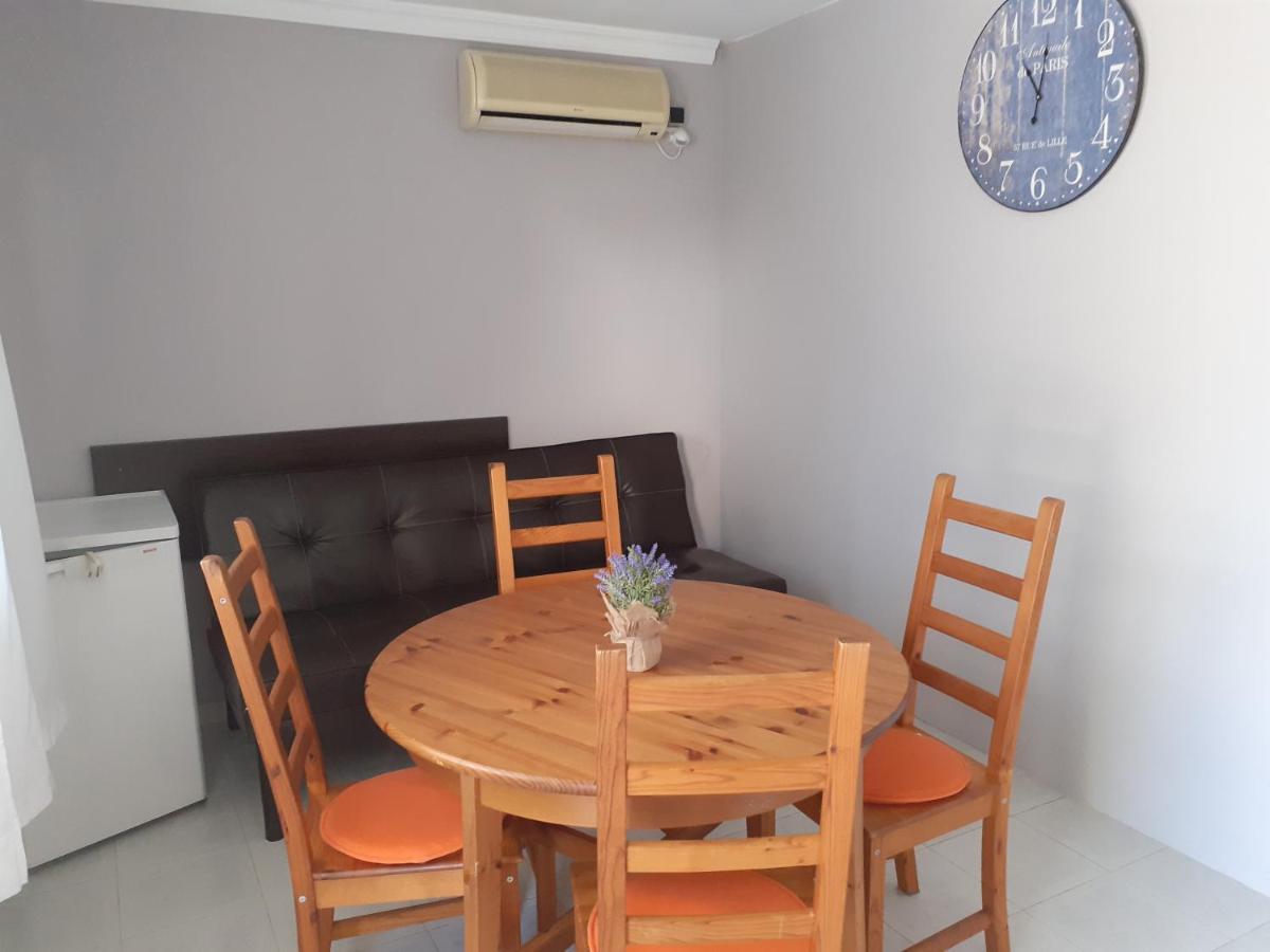 دينايا Hostal Oasis المظهر الخارجي الصورة