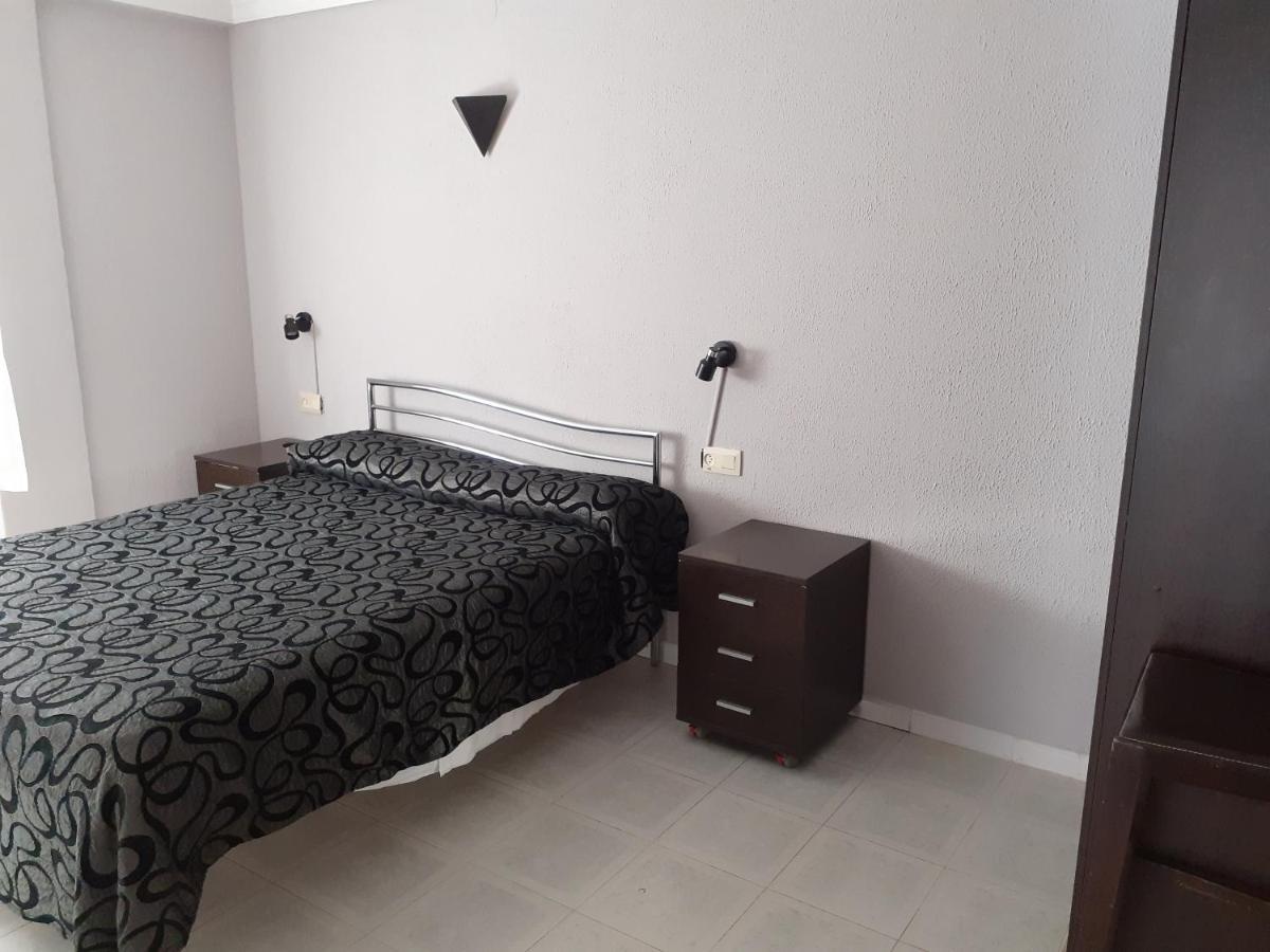 دينايا Hostal Oasis المظهر الخارجي الصورة